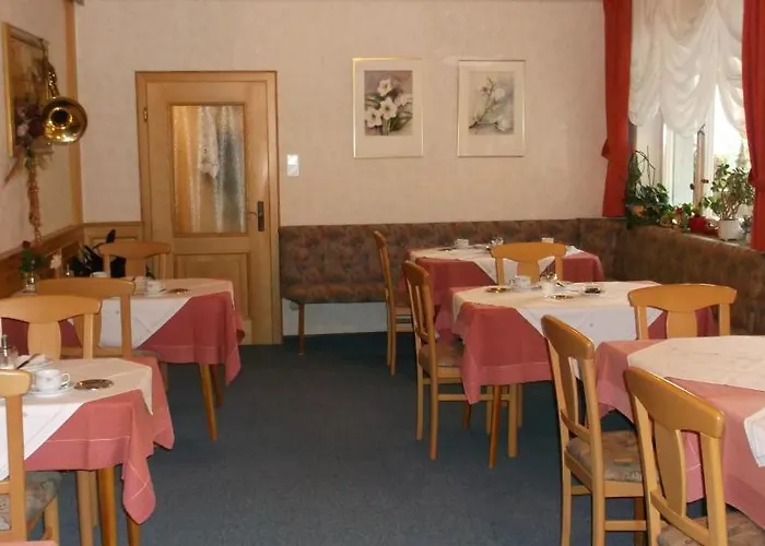 招待所 贾尼施里酒店 3*